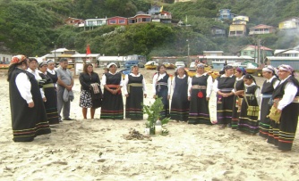 Mujeres de Osorno rescatan tejidos tradicionales del pueblo Mapuche