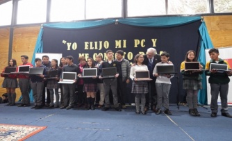 Ministra del Deporte e Intendente lideran entrega de más de dos mil computadores a estudiantes de Puerto Montt