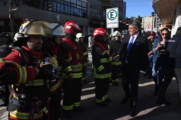 Gobierno Regional refuerza a Bomberos con más de 2.300 millones en equipamiento de última tecnología