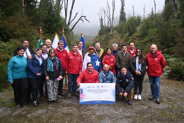 Gobernadores de la Zona Macro Austral firman acuerdo para conectar definitivamente Chile por Chile a través de la Carretera Austral