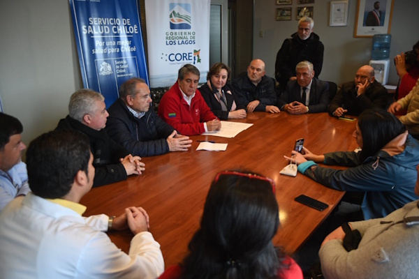 El Gobierno Regional impulsa la salud y la educación en Chiloé con más de 17 mil millones de pesos en inversiones