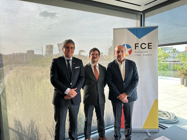 Gobierno Regional de Los Lagos y Fundación Chile-España firman acuerdo para impulsar cooperación internacional