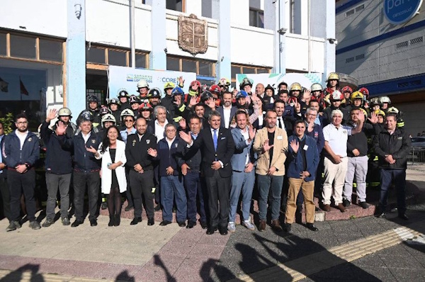 Gobierno Regional refuerza a Bomberos con más de 2.300 millones en equipamiento de última tecnología