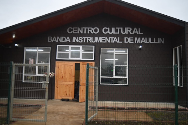 Gobierno Regional de Los Lagos refuerza su compromiso con la cultura y el deporte en Maullín con inauguración de dos espacios comunitarios