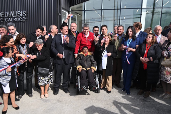 Inauguran Centro de Diálisis del Hospital de Calbuco que beneficiará a 72 pacientes