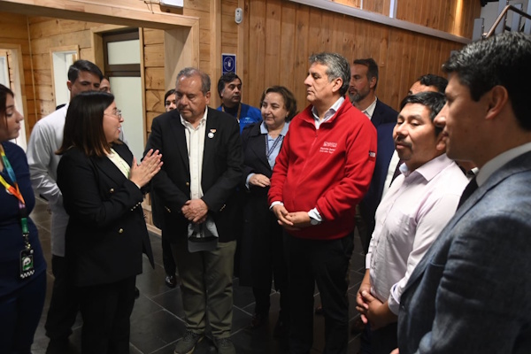 Gobierno Regional de Los Lagos Inaugura Centro Oncológico en Chiloé con Inversión de 1.500 Millones de Pesos