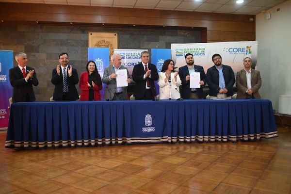 Con apoyo del GORE, se firma convenio que permitirá retomar la reposición del Liceo Carmela Carvajal