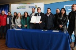 Gobernador Santana y Alcalde Wainraihgt firman convenio para conservación integral del Arena Puerto Montt