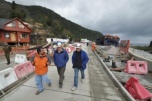 Autoridades regionales constataron en terreno avance de asfalto de la Carretera Austral